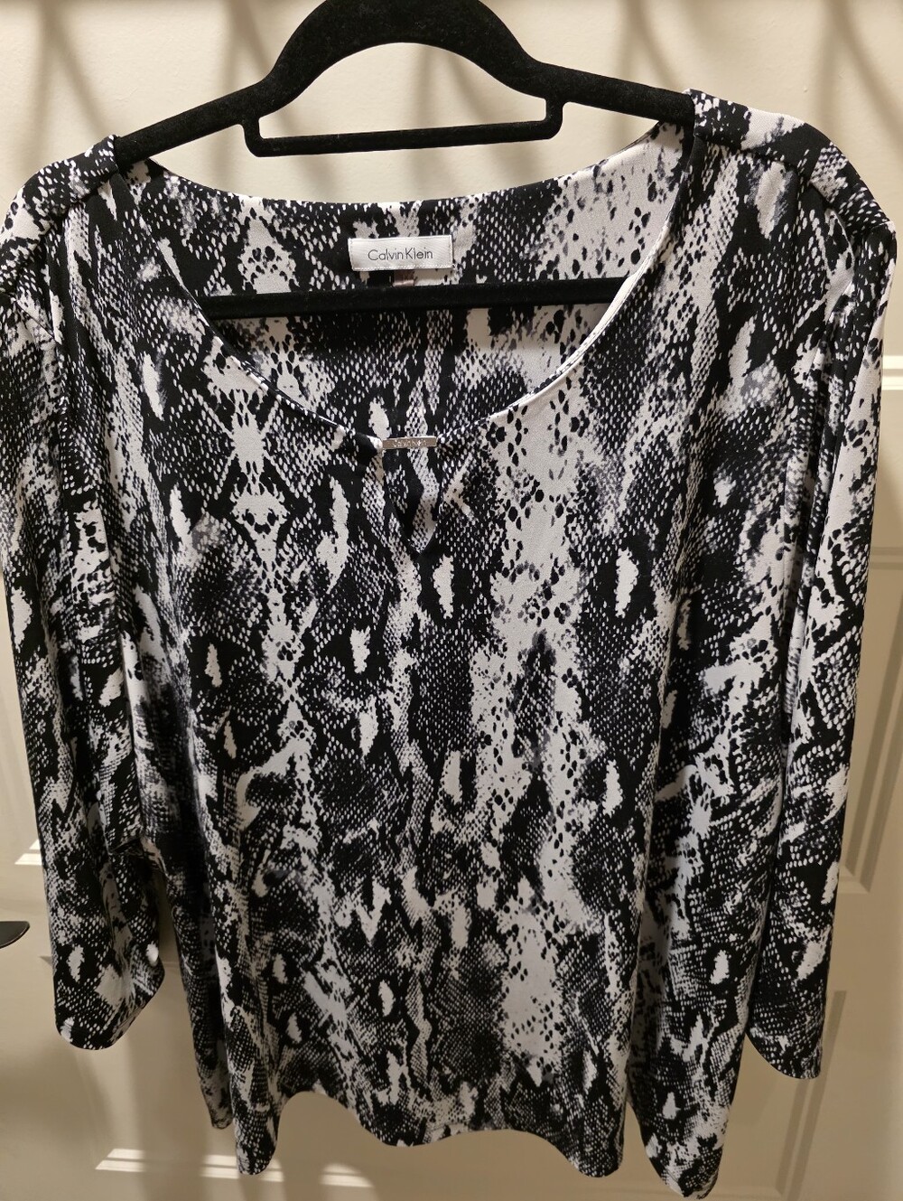 Calvin Klein Snakeskin Print Blouse 3X – Black White Stretch Top